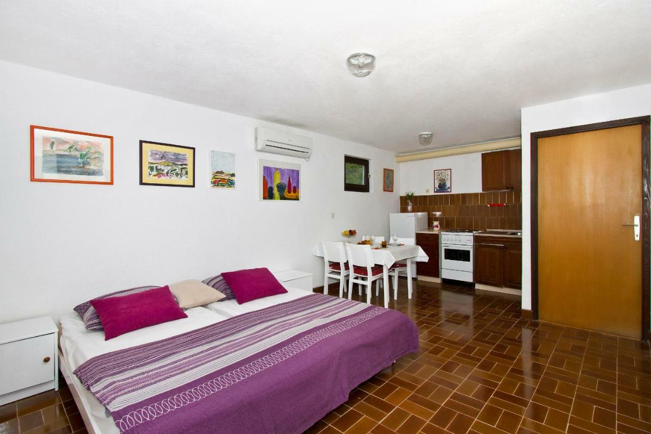 Apartments Maestro Stomorska Buitenkant foto
